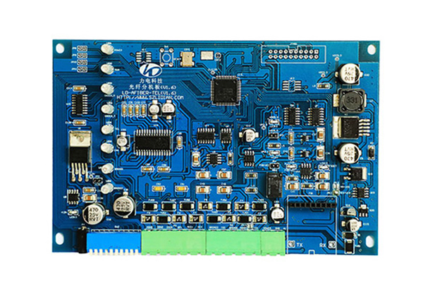 Víte, jak se vyrábí desky PCB na bázi mědi?